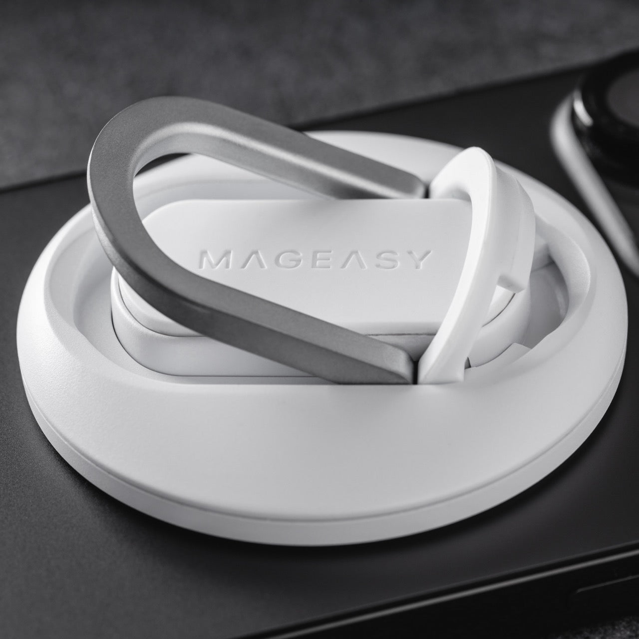 Mageasy MagLink MagSafe iPhone Mount for MacBook – Continuity Camera Mount & Stand White