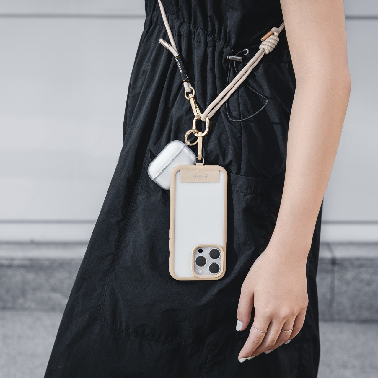 Mageasy Universal Strap Card – Ultra-Thin Phone Lanyard Adapter for iPhone & Android -Beige