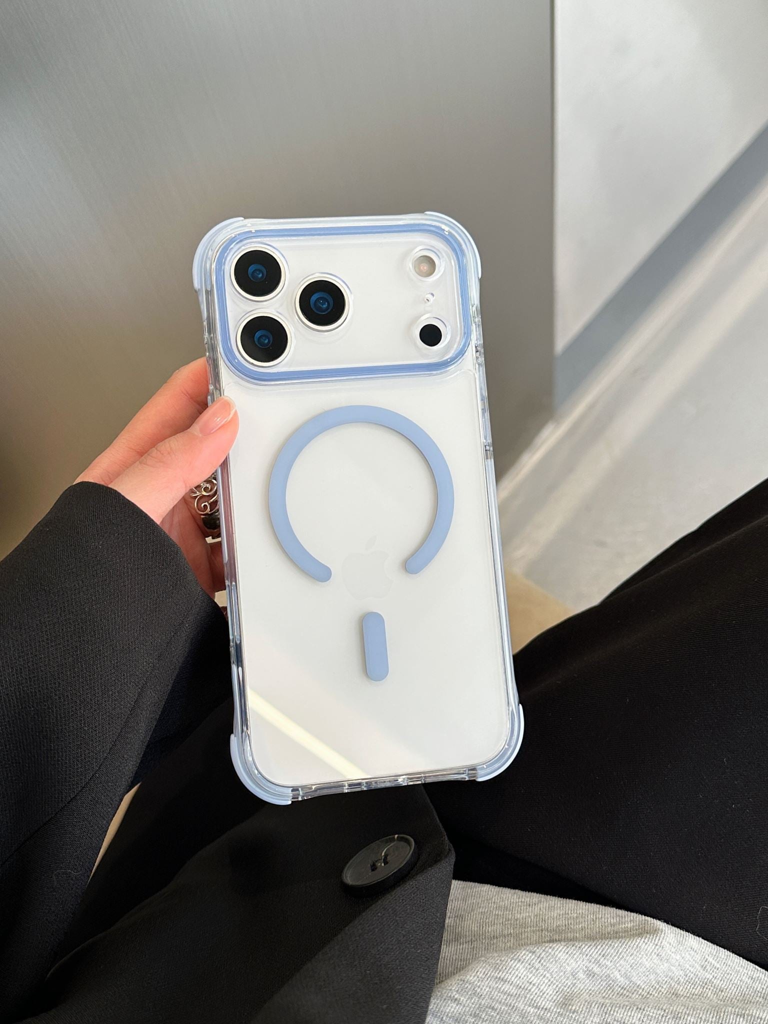 iPhone 15 CrystalGuard MagSafe Clear Shockproof Bumper Case [Sky Blue]
