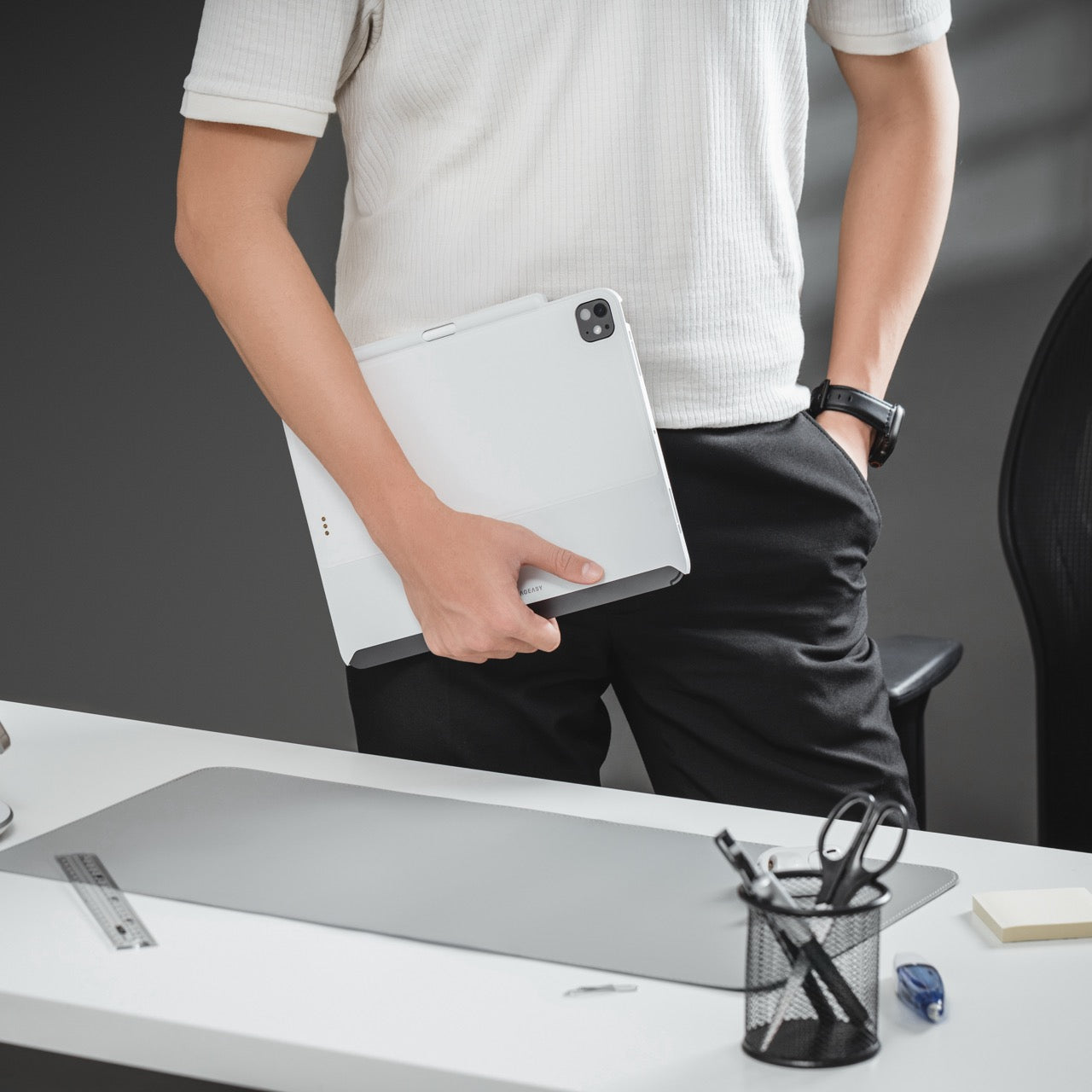 Mageasy CoverBuddy Magnetic Case with Graphene for iPad Pro 13"– Magic Keyboard Compatible-White