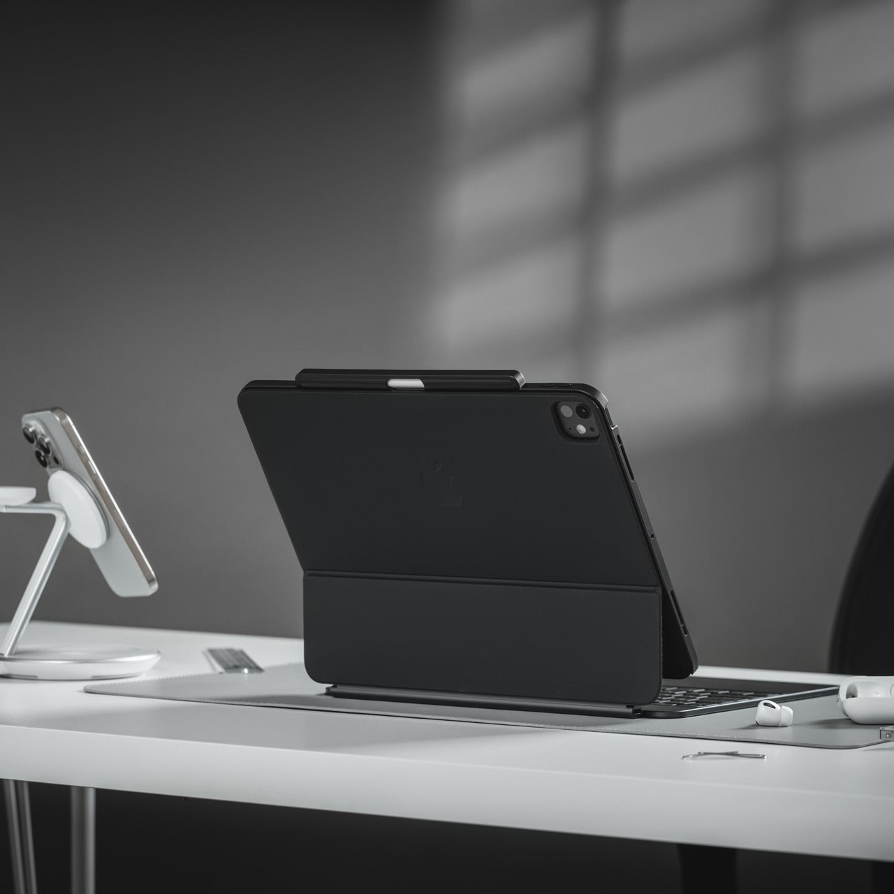 Mageasy CoverBuddy Magnetic Case with Graphene for iPad Air 11"– Magic Keyboard Compatible-White