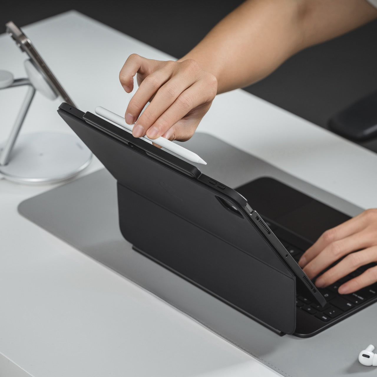 Mageasy CoverBuddy Magnetic Case with Graphene for iPad Pro 13"– Magic Keyboard Compatible-Black